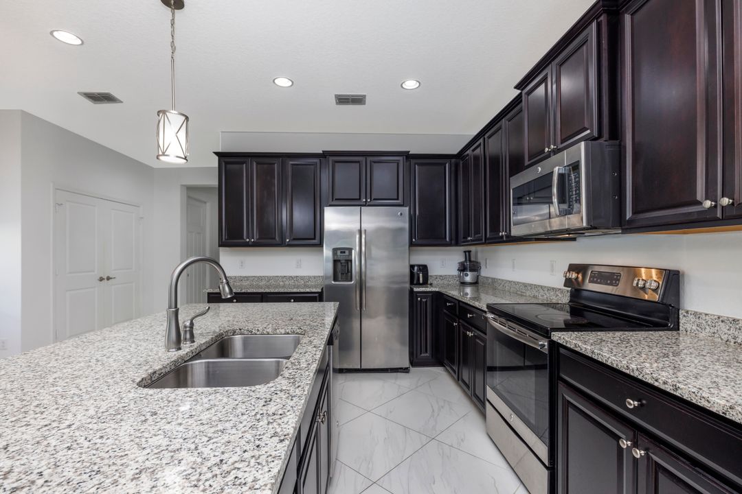 En Venta: $385,000 (2 camas, 2 baños, 1654 Pies cuadrados)