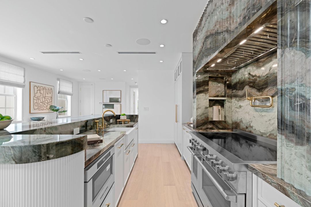 На продажу: $11,800,000 (0 спален, 0 ванн, 4213 Квадратных фут)