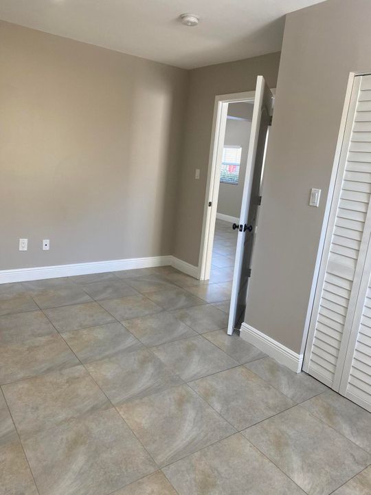 出租: $1,500 (1 贝兹, 1 浴室, 700 平方英尺)