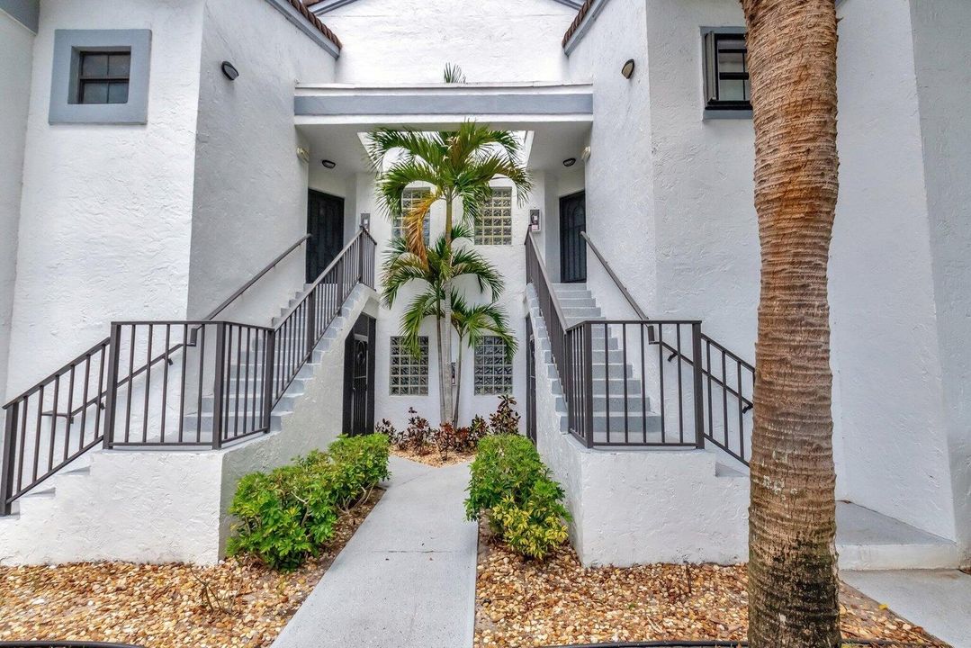 For Rent: $2,400 (3 beds, 2 baths, 1134 Square Feet)