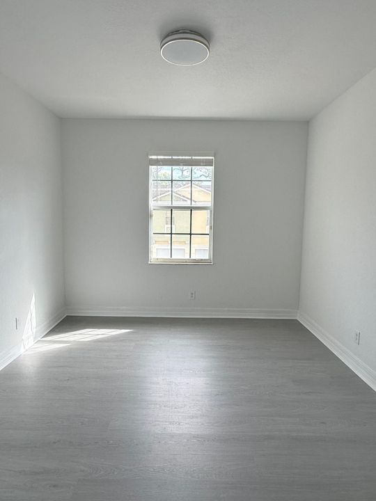 合同活跃: $2,350 (3 贝兹, 2 浴室, 1338 平方英尺)