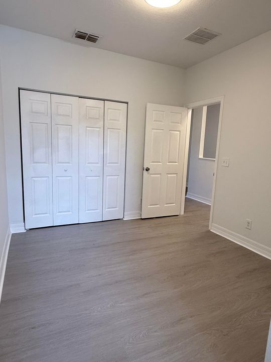 合同活跃: $2,350 (3 贝兹, 2 浴室, 1338 平方英尺)