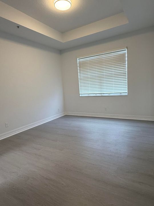 合同活跃: $2,350 (3 贝兹, 2 浴室, 1338 平方英尺)