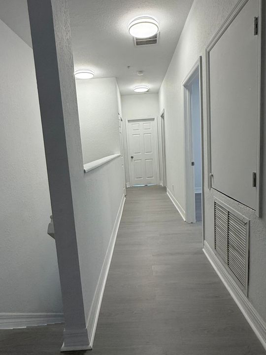 合同活跃: $2,350 (3 贝兹, 2 浴室, 1338 平方英尺)