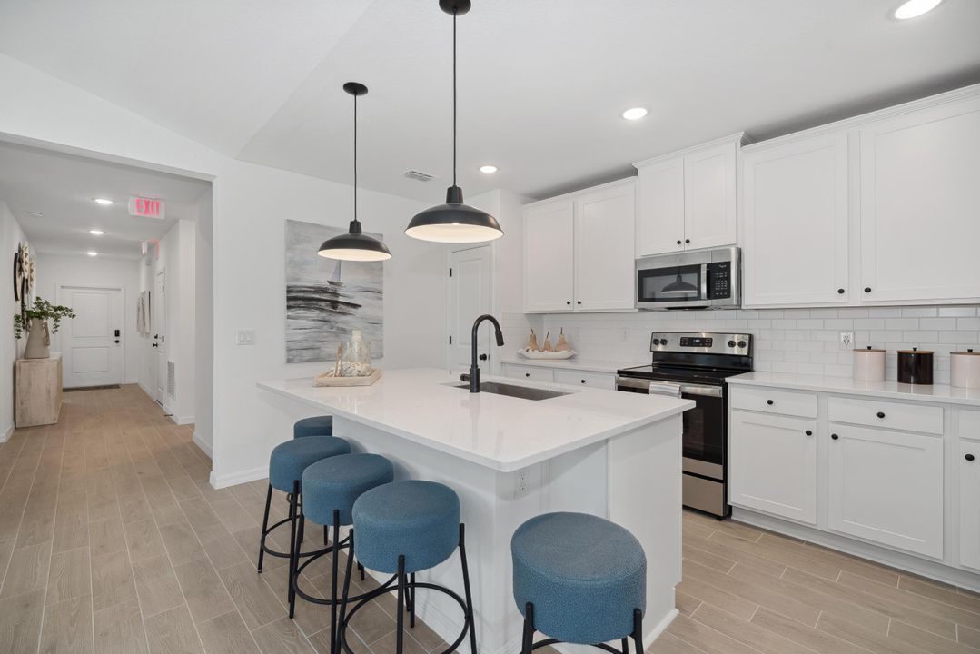 For Sale: $409,995 (4 beds, 3 baths, 2094 Square Feet)