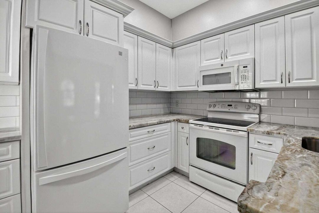 For Rent: $2,400 (3 beds, 2 baths, 1134 Square Feet)