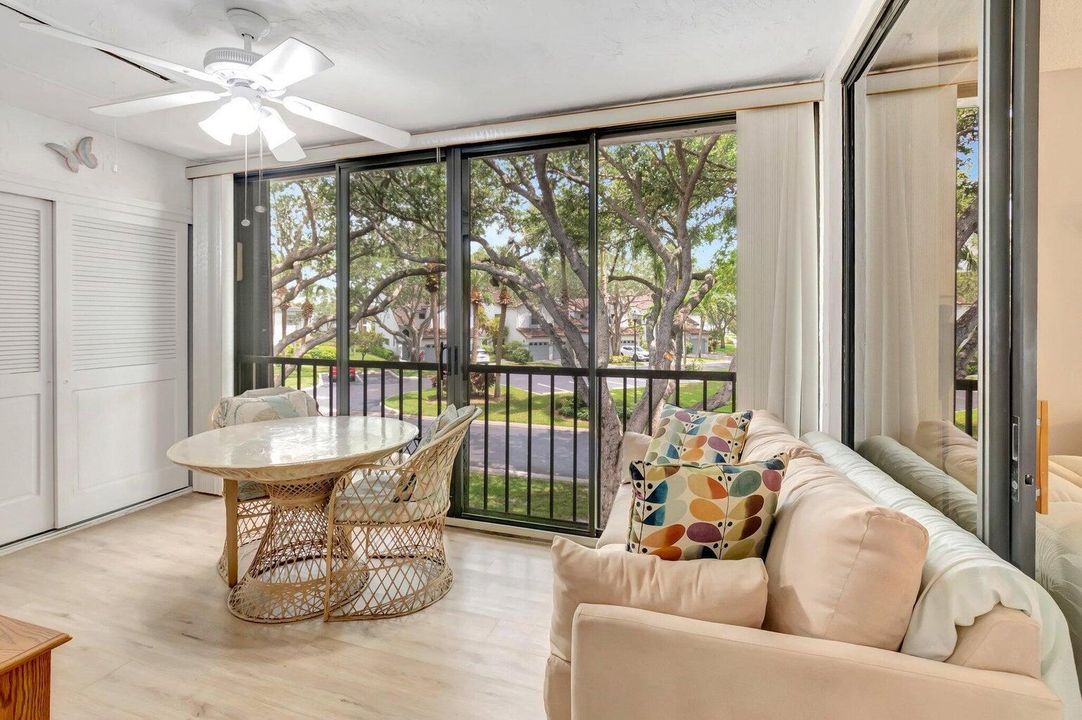 For Rent: $2,400 (3 beds, 2 baths, 1134 Square Feet)