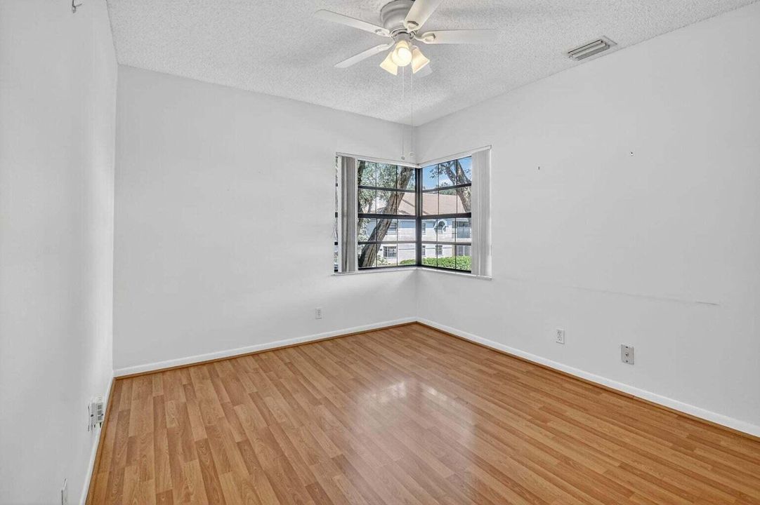 For Rent: $2,400 (3 beds, 2 baths, 1134 Square Feet)