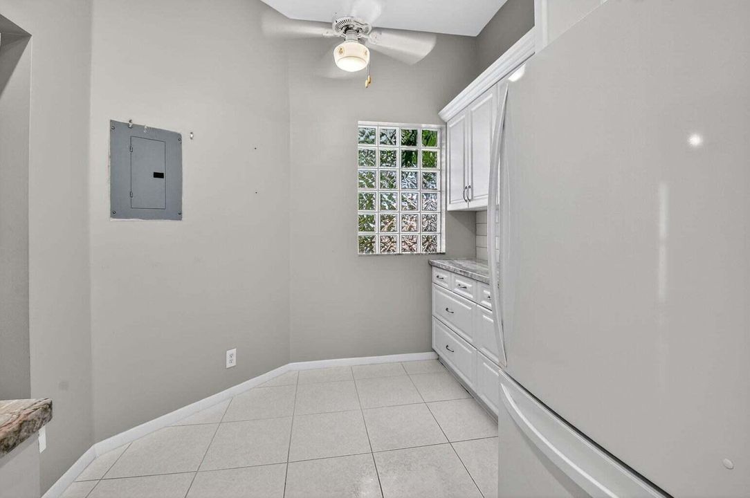 For Rent: $2,400 (3 beds, 2 baths, 1134 Square Feet)