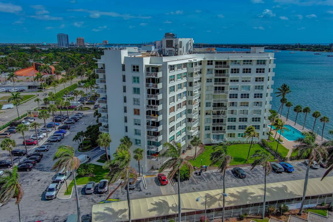 En Venta: $695,000 (3 camas, 2 baños, 1480 Pies cuadrados)