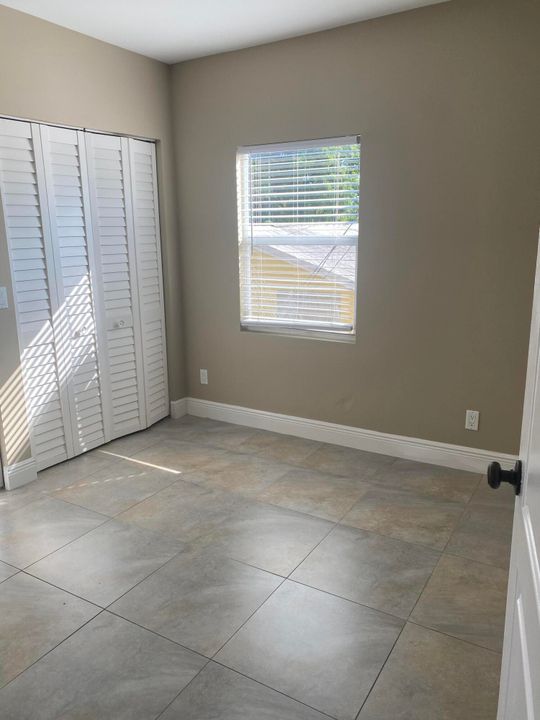 Под контрактом: $1,650 (2 спален, 1 ванн, 1000 Квадратных фут)