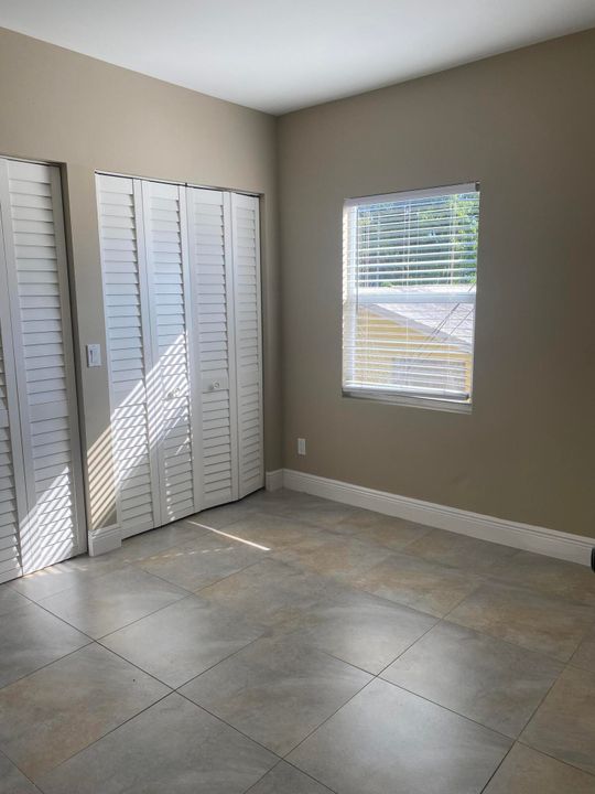 Под контрактом: $1,650 (2 спален, 1 ванн, 1000 Квадратных фут)