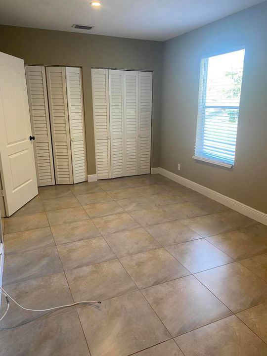 Под контрактом: $1,650 (2 спален, 1 ванн, 1000 Квадратных фут)