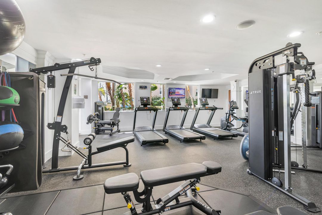 For Rent: $4,500 (2 beds, 2 baths, 1334 Square Feet)