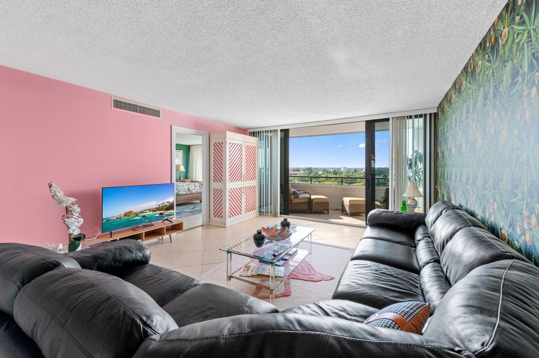 待售: $239,950 (1 贝兹, 1 浴室, 1016 平方英尺)