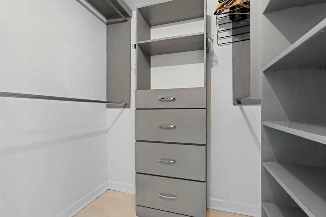 Active With Contract: $4,200 (2 beds, 2 baths, 1160 Square Feet)