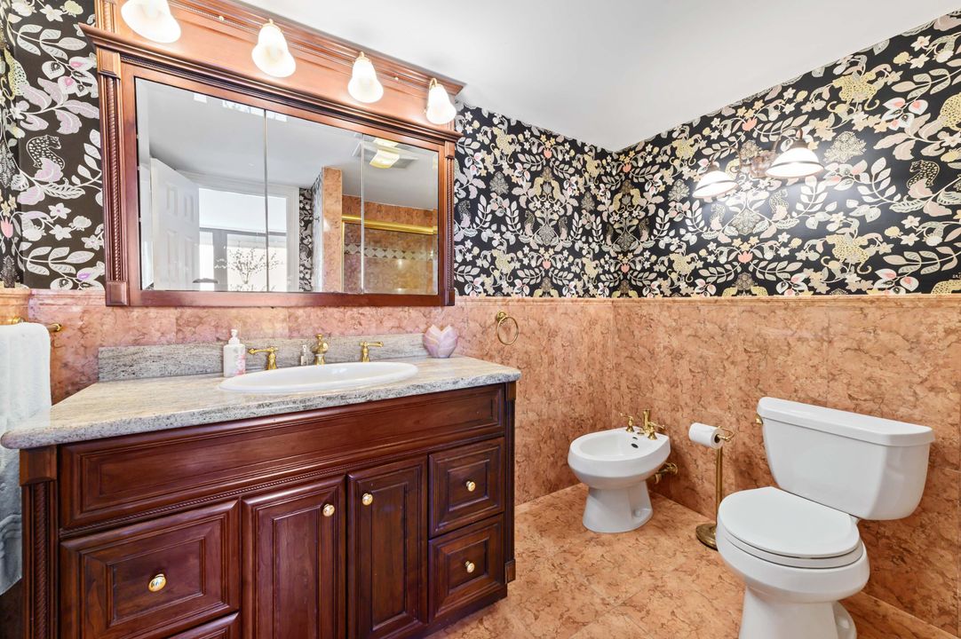 待售: $239,950 (1 贝兹, 1 浴室, 1016 平方英尺)