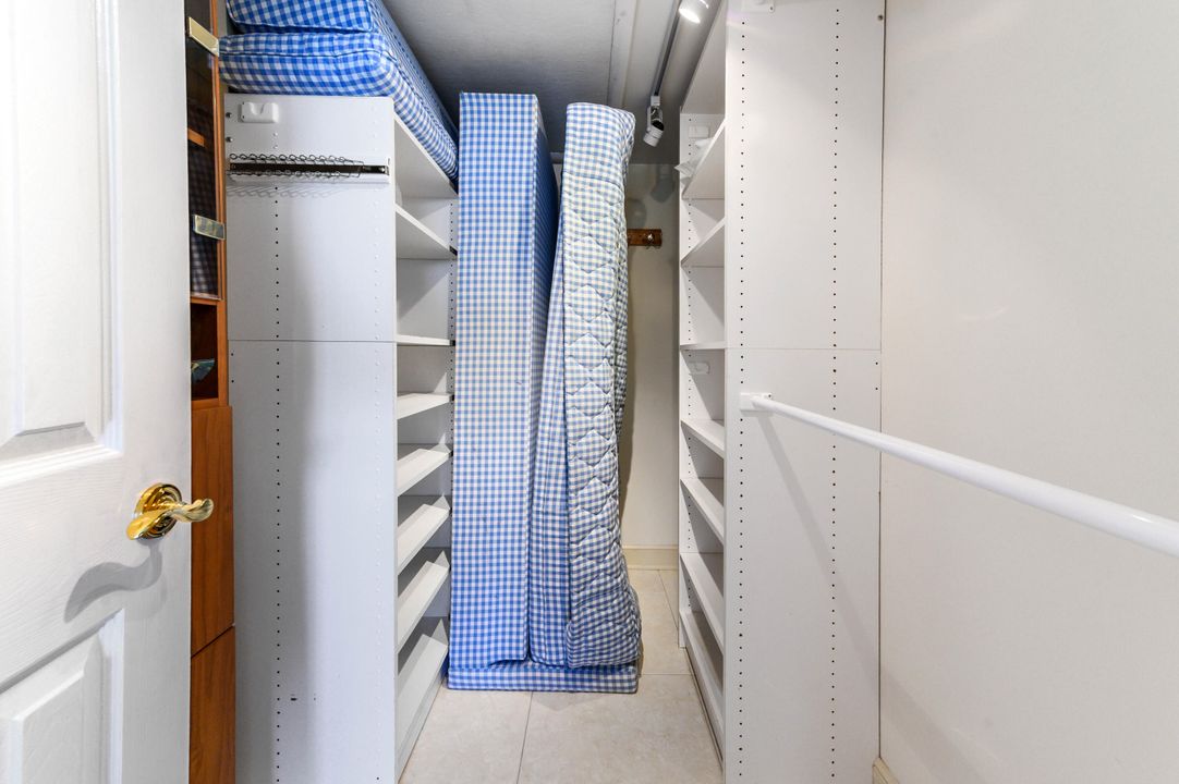 待售: $239,950 (1 贝兹, 1 浴室, 1016 平方英尺)