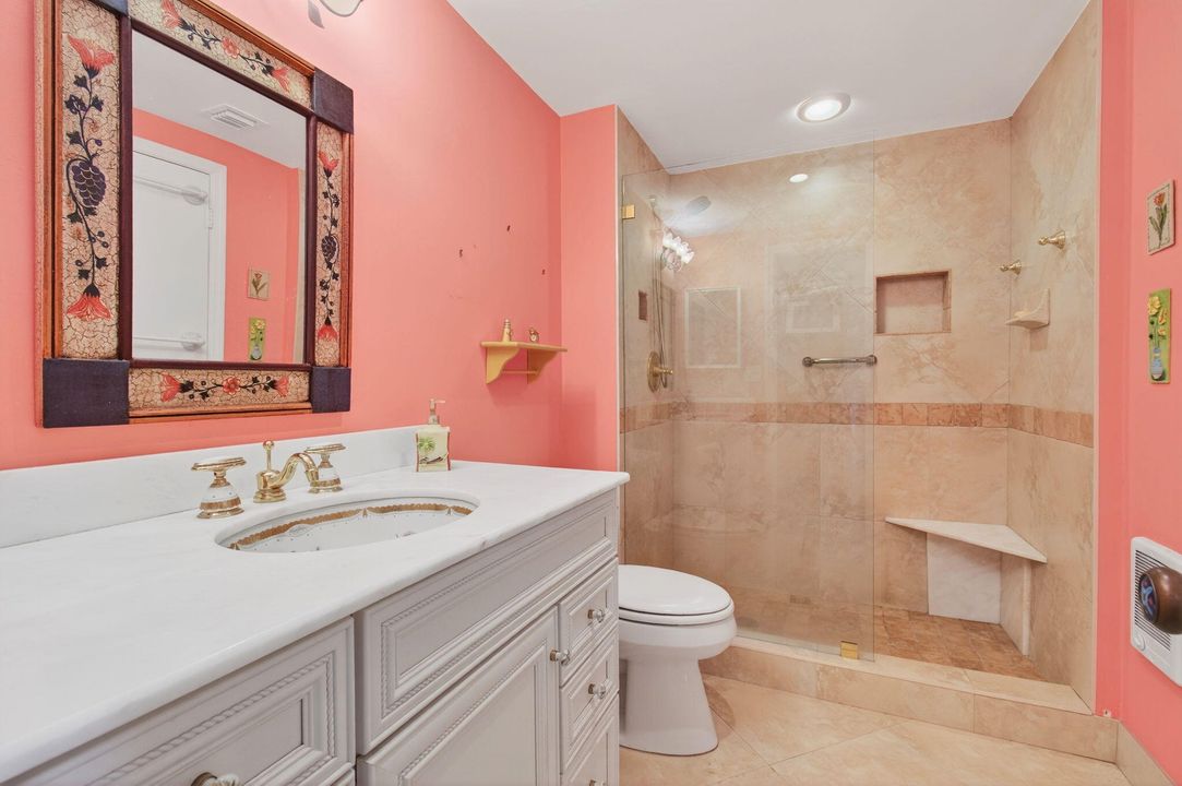 待售: $1,095,000 (2 贝兹, 2 浴室, 1760 平方英尺)