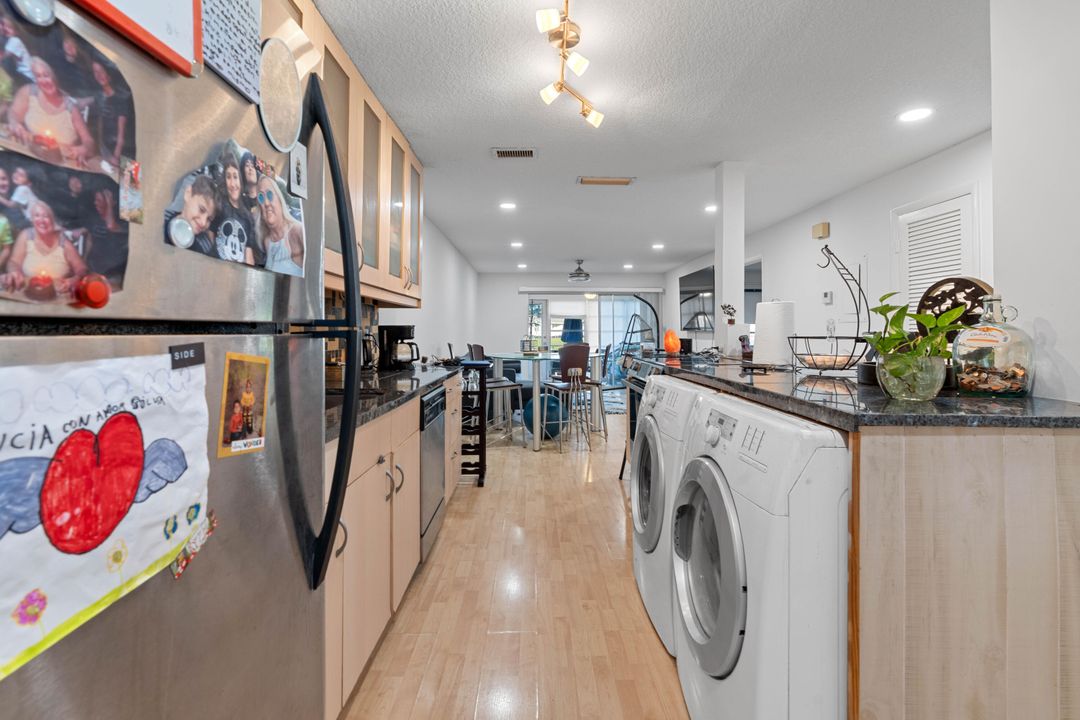 En Venta: $195,000 (2 camas, 2 baños, 989 Pies cuadrados)