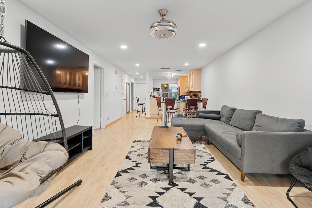 En Venta: $195,000 (2 camas, 2 baños, 989 Pies cuadrados)