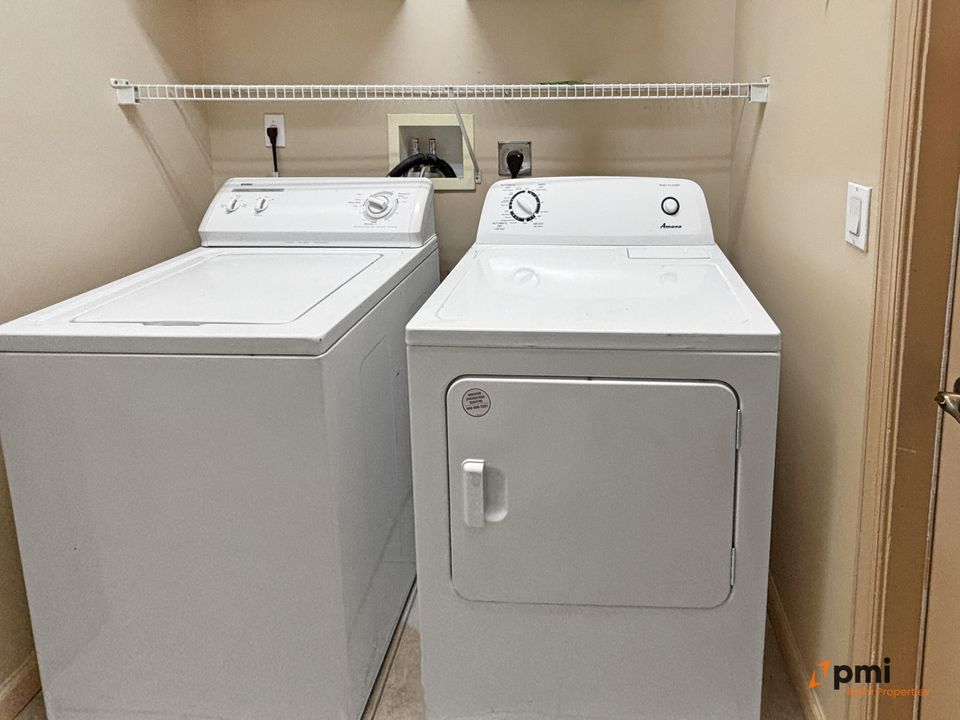 For Rent: $2,800 (3 beds, 2 baths, 2013 Square Feet)