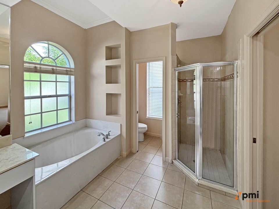 For Rent: $2,800 (3 beds, 2 baths, 2013 Square Feet)