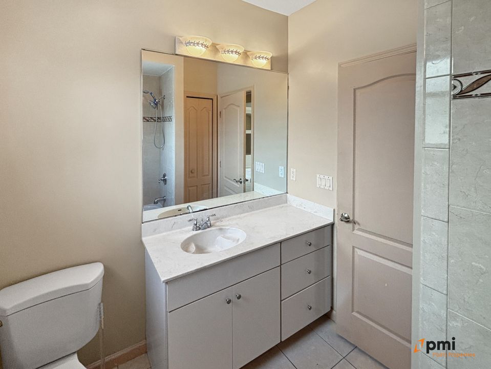 For Rent: $2,800 (3 beds, 2 baths, 2013 Square Feet)