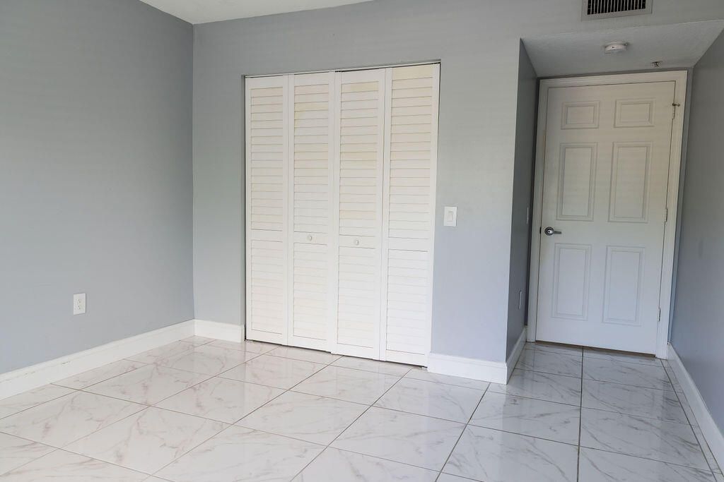 For Rent: $1,900 (1 beds, 1 baths, 793 Square Feet)