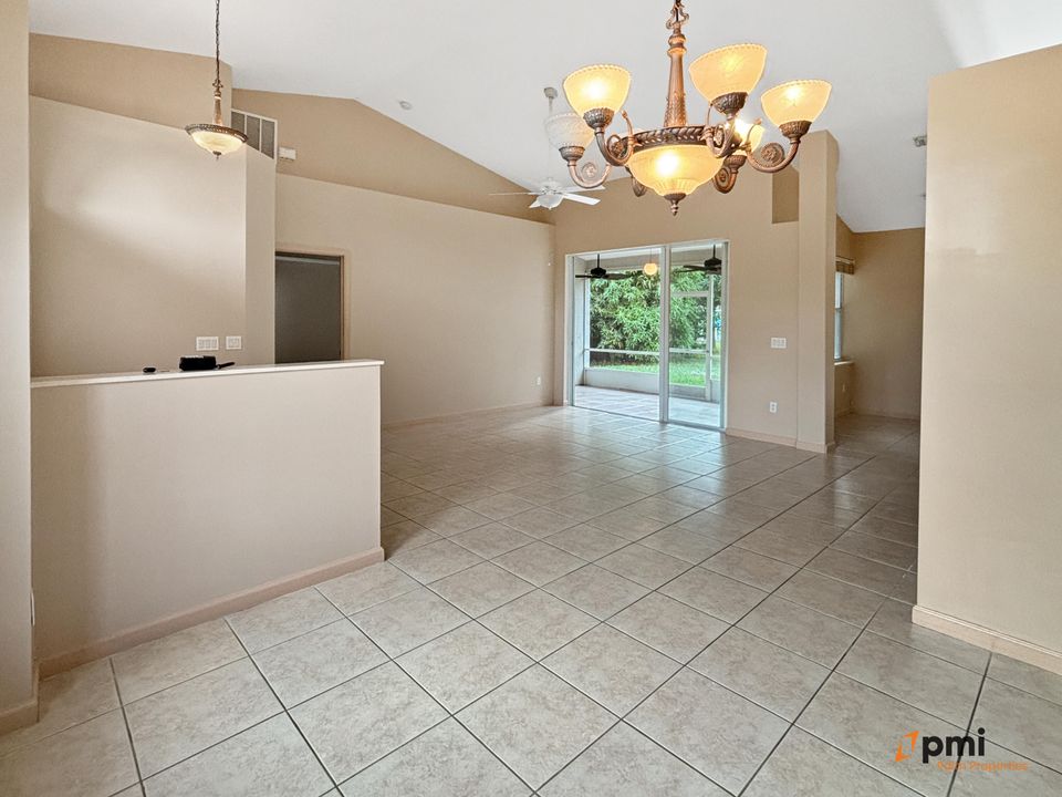 For Rent: $2,800 (3 beds, 2 baths, 2013 Square Feet)