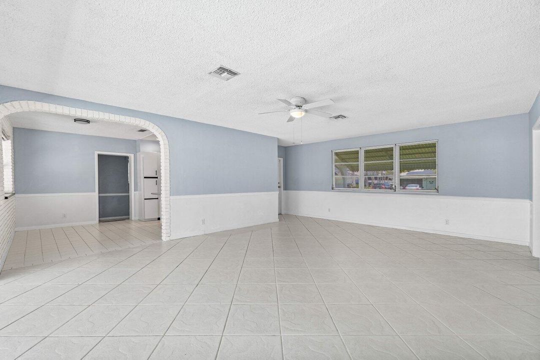 For Sale: $1,900,000 (3 beds, 2 baths, 1480 Square Feet)