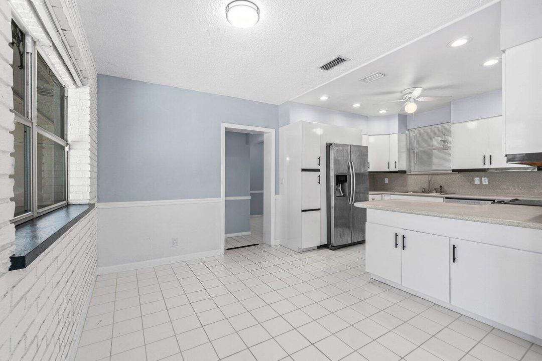 For Sale: $1,900,000 (3 beds, 2 baths, 1480 Square Feet)