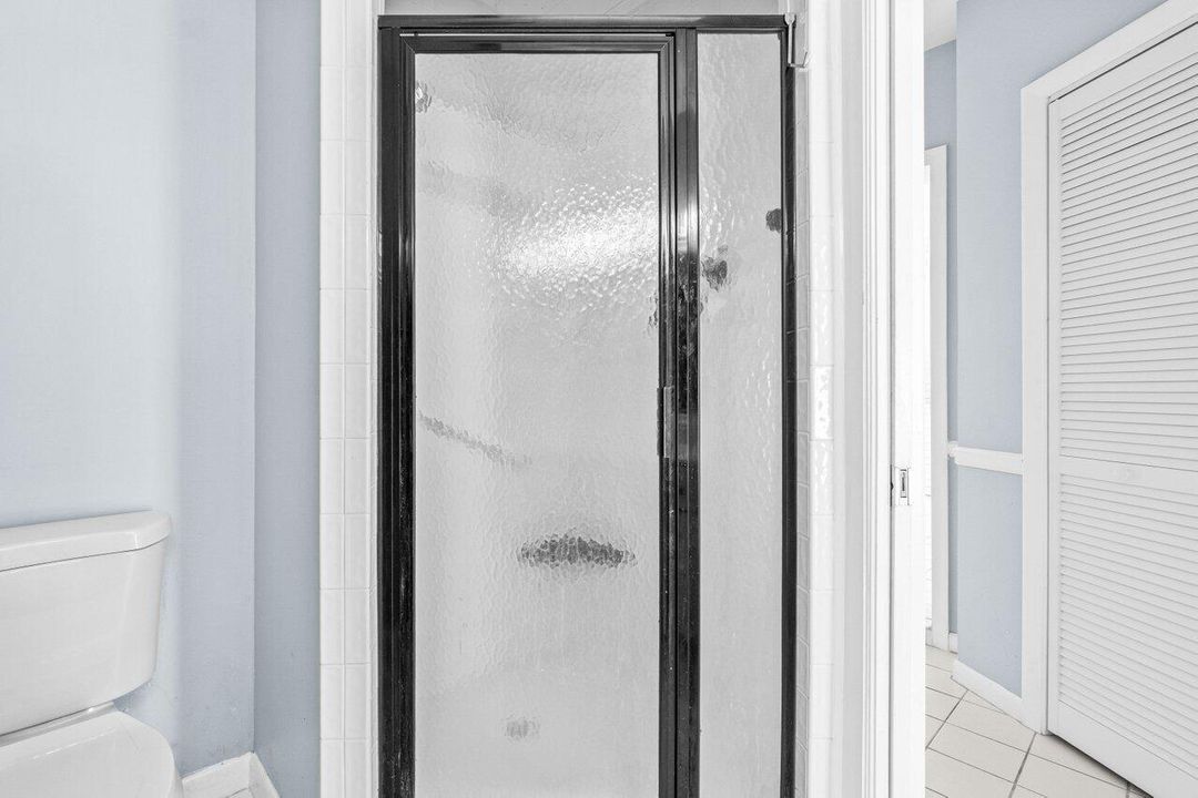 For Sale: $1,900,000 (3 beds, 2 baths, 1480 Square Feet)