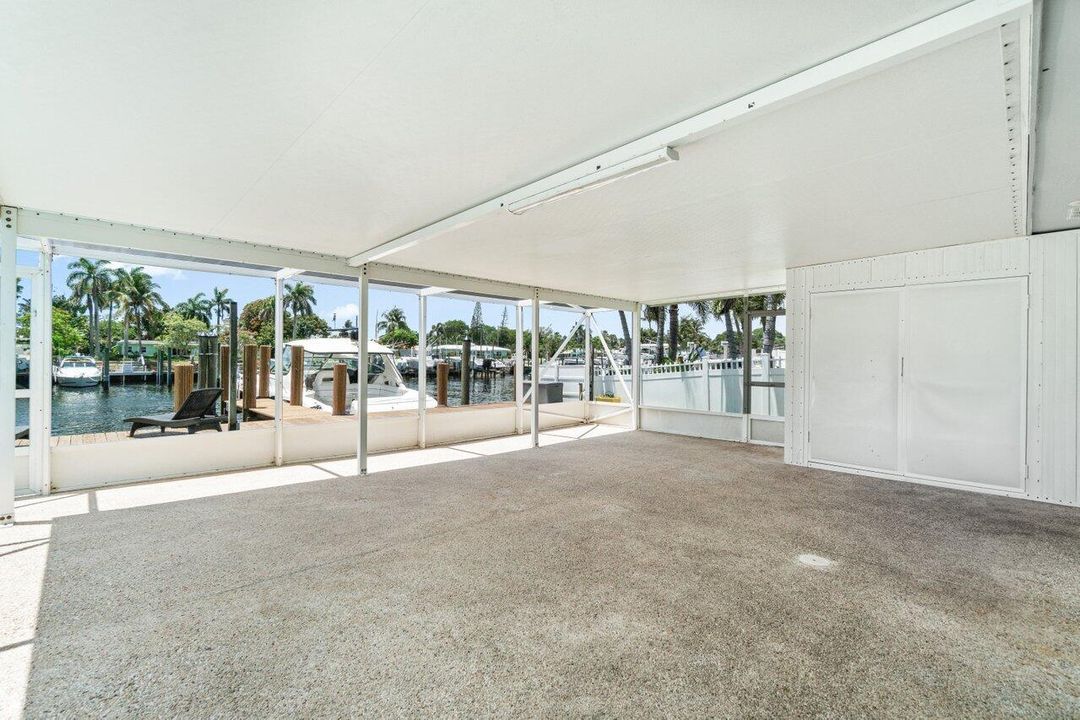 For Sale: $1,900,000 (3 beds, 2 baths, 1480 Square Feet)