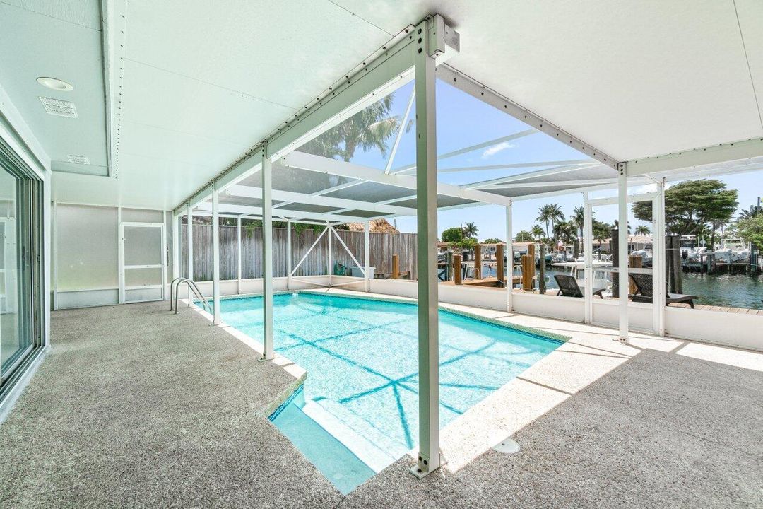 For Sale: $1,900,000 (3 beds, 2 baths, 1480 Square Feet)