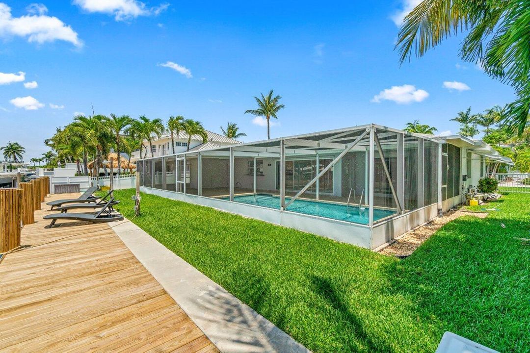 For Sale: $1,900,000 (3 beds, 2 baths, 1480 Square Feet)