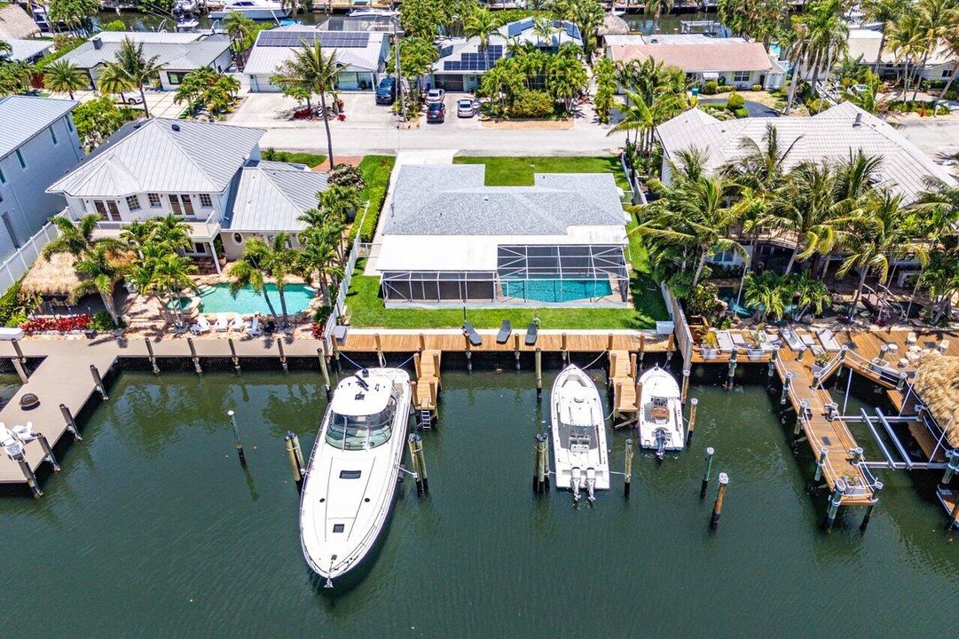 For Sale: $1,900,000 (3 beds, 2 baths, 1480 Square Feet)