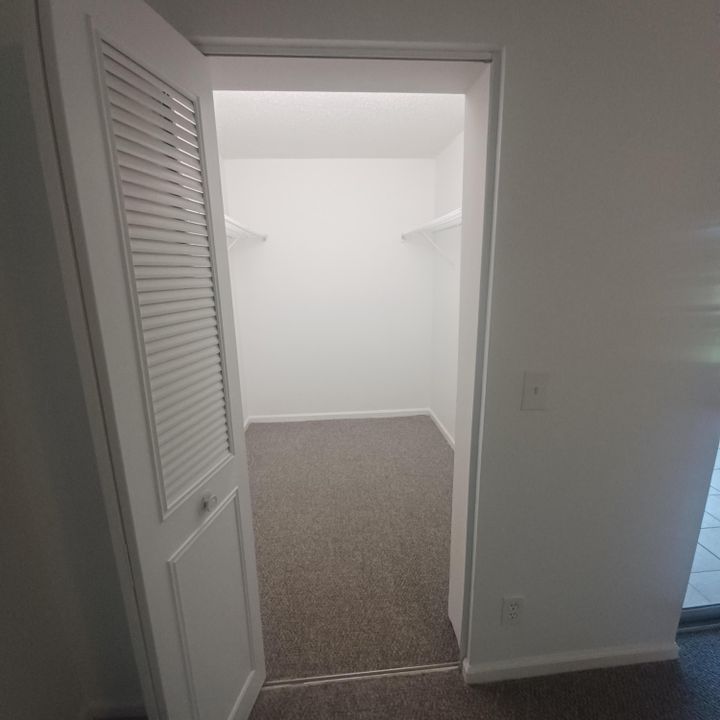 На продажу: $115,000 (2 спален, 2 ванн, 1044 Квадратных фут)