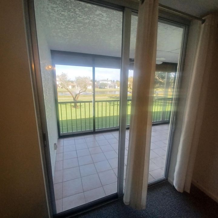 На продажу: $115,000 (2 спален, 2 ванн, 1044 Квадратных фут)