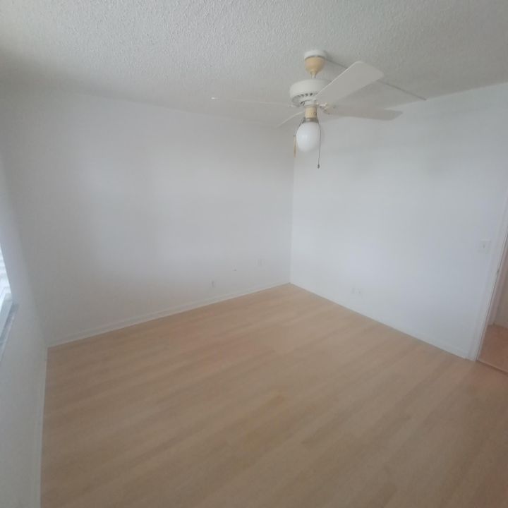 На продажу: $115,000 (2 спален, 2 ванн, 1044 Квадратных фут)