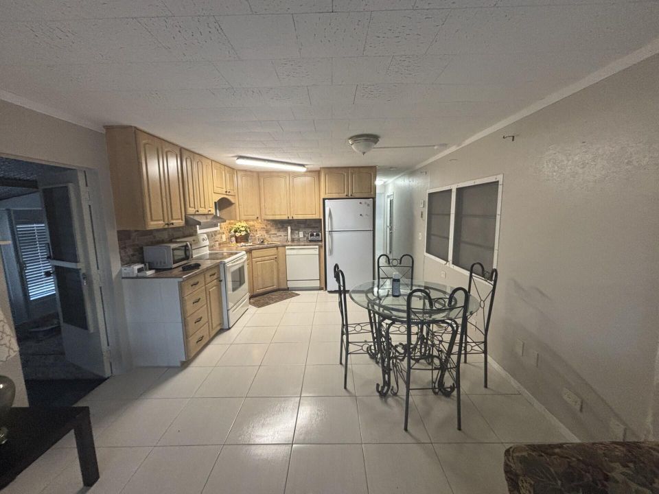 На продажу: $45,000 (2 спален, 1 ванн, 819 Квадратных фут)