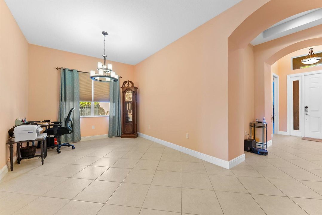 For Sale: $685,000 (4 beds, 2 baths, 2287 Square Feet)