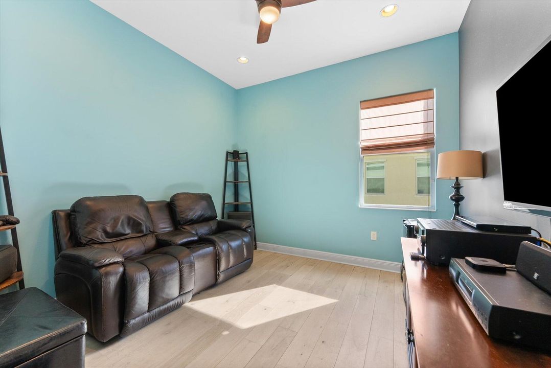 For Sale: $685,000 (4 beds, 2 baths, 2287 Square Feet)