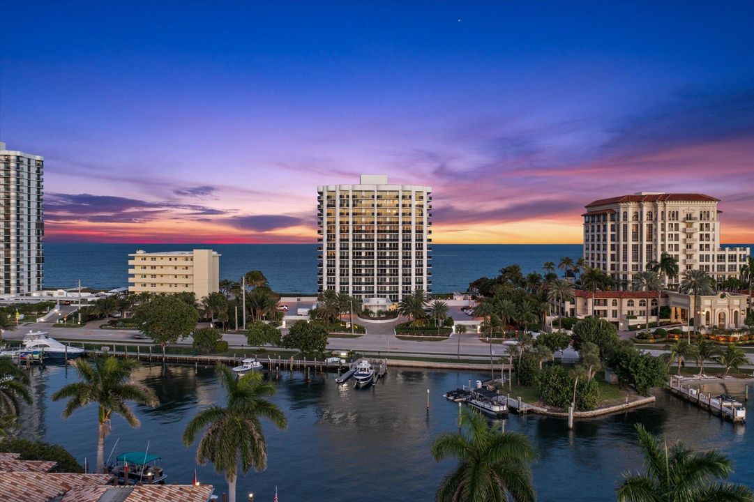 合同活跃: $3,650,000 (3 贝兹, 3 浴室, 2296 平方英尺)