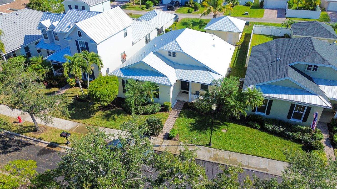 For Sale: $342,000 (2 beds, 2 baths, 1440 Square Feet)