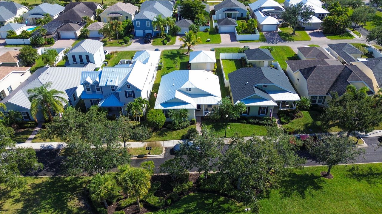 For Sale: $342,000 (2 beds, 2 baths, 1440 Square Feet)