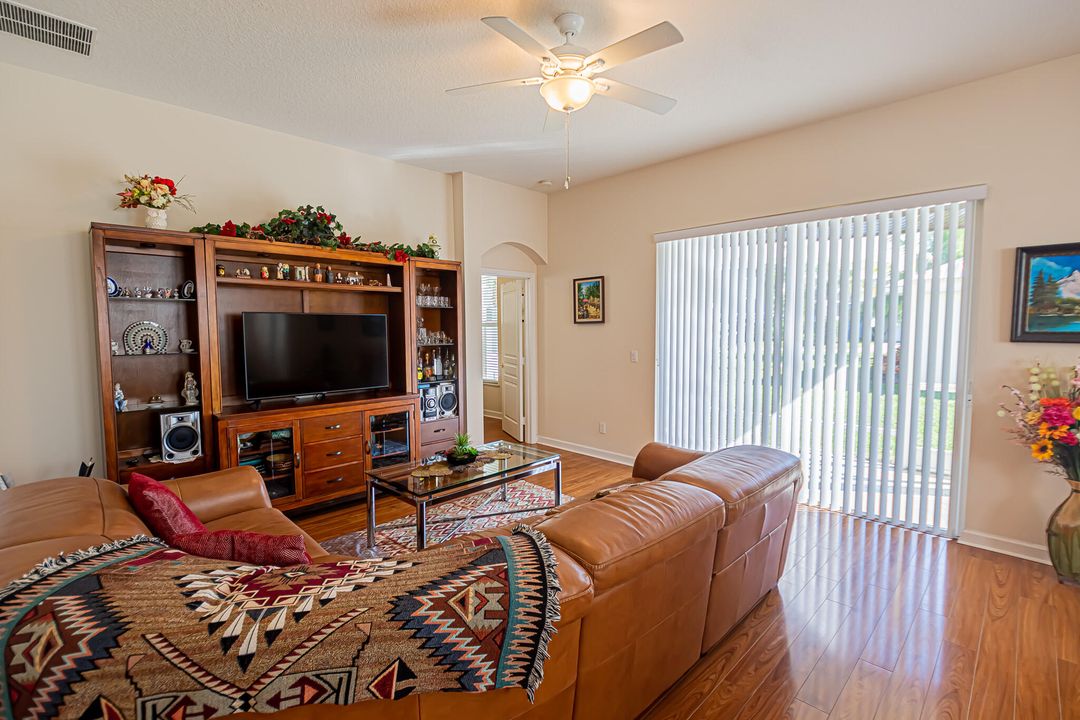 For Sale: $342,000 (2 beds, 2 baths, 1440 Square Feet)