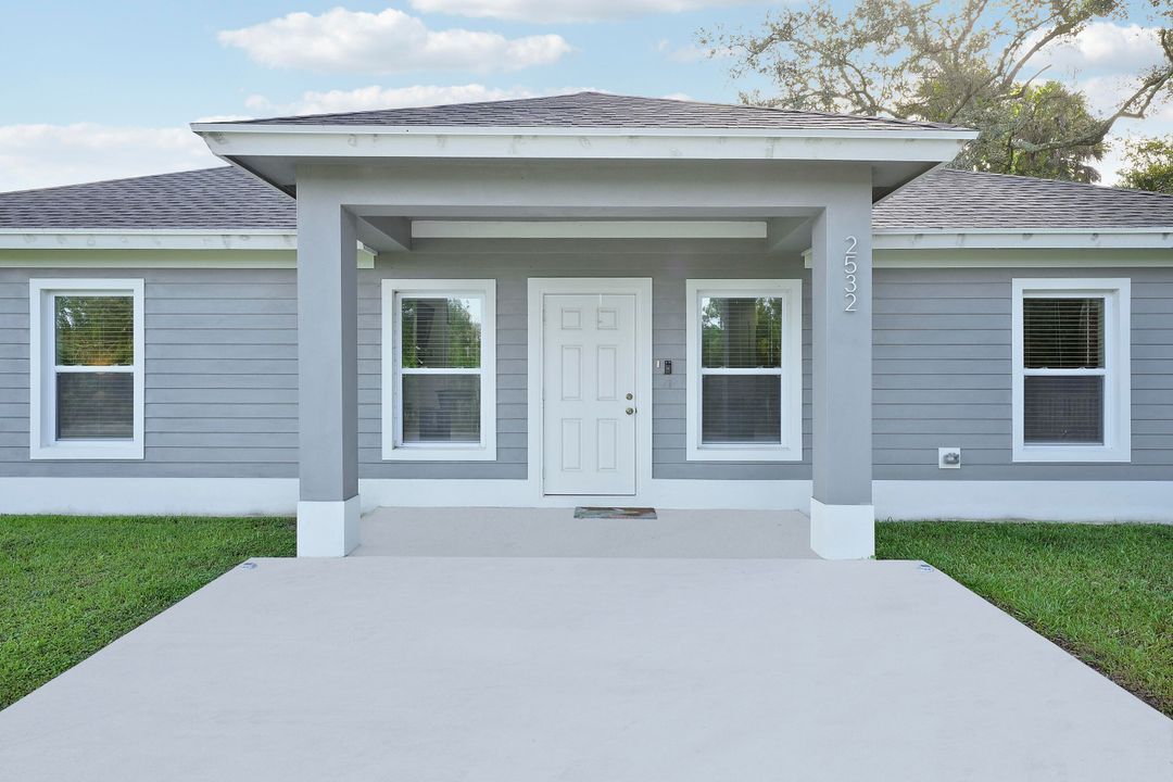 For Sale: $299,000 (3 beds, 2 baths, 1254 Square Feet)