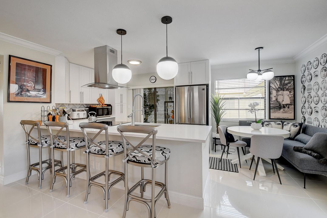 En Renta: $2,300 (2 camas, 2 baños, 910 Pies cuadrados)