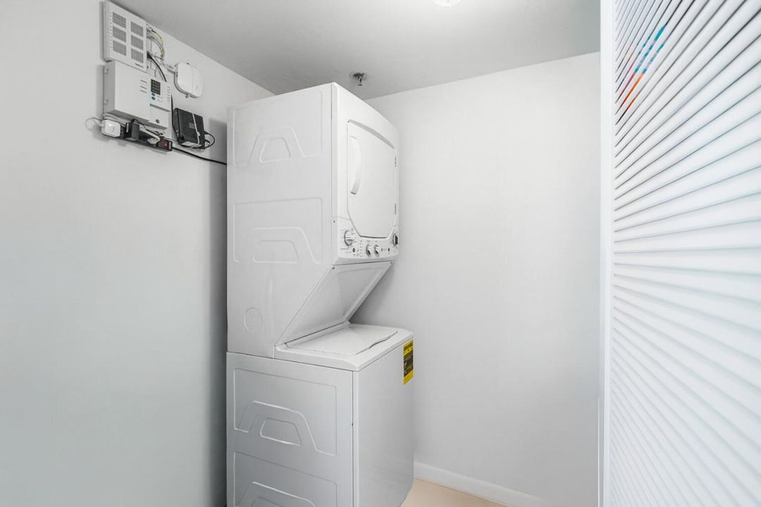 For Rent: $10,000 (2 beds, 2 baths, 1360 Square Feet)